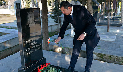 Britaniya Kraliçasının mükafatlandırdığı, Ştuxlikinsə vecə almadığı Tofiq Bəhramov...