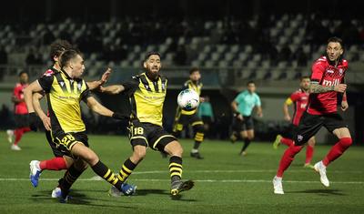 "Qol vurmaq tək onun işi deyil" -