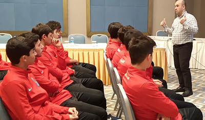 Millimizin futbolçularına oyunu "stavka"ya qoymaq təklifi etsələr…