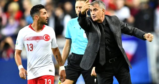 Şenol Güneş: "Bakıda özümüzü ev sahibi kimi görürük"