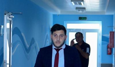 "Kimə zəng edib, deyə bilərəm ki, pulsuz futbol oyna?"