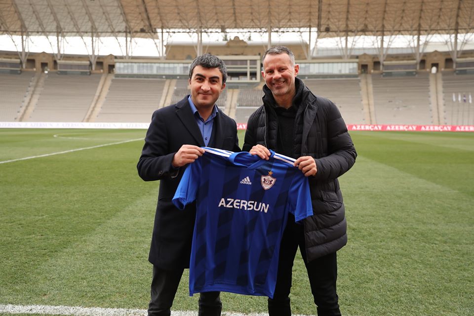 "Qarabağ"ın "11"i britaniyalı canlı əfsanəyə verildi - FOTOLAR