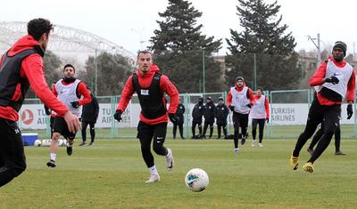 "Neftçi"nin futbolçuları bununla nə demək istəyir? -