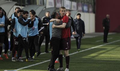 "Sumqayıt"ın futbolçuları onu sevir -