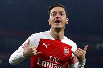 Mesut Özil yayda “Fənərbaxça”ya keçəcək?