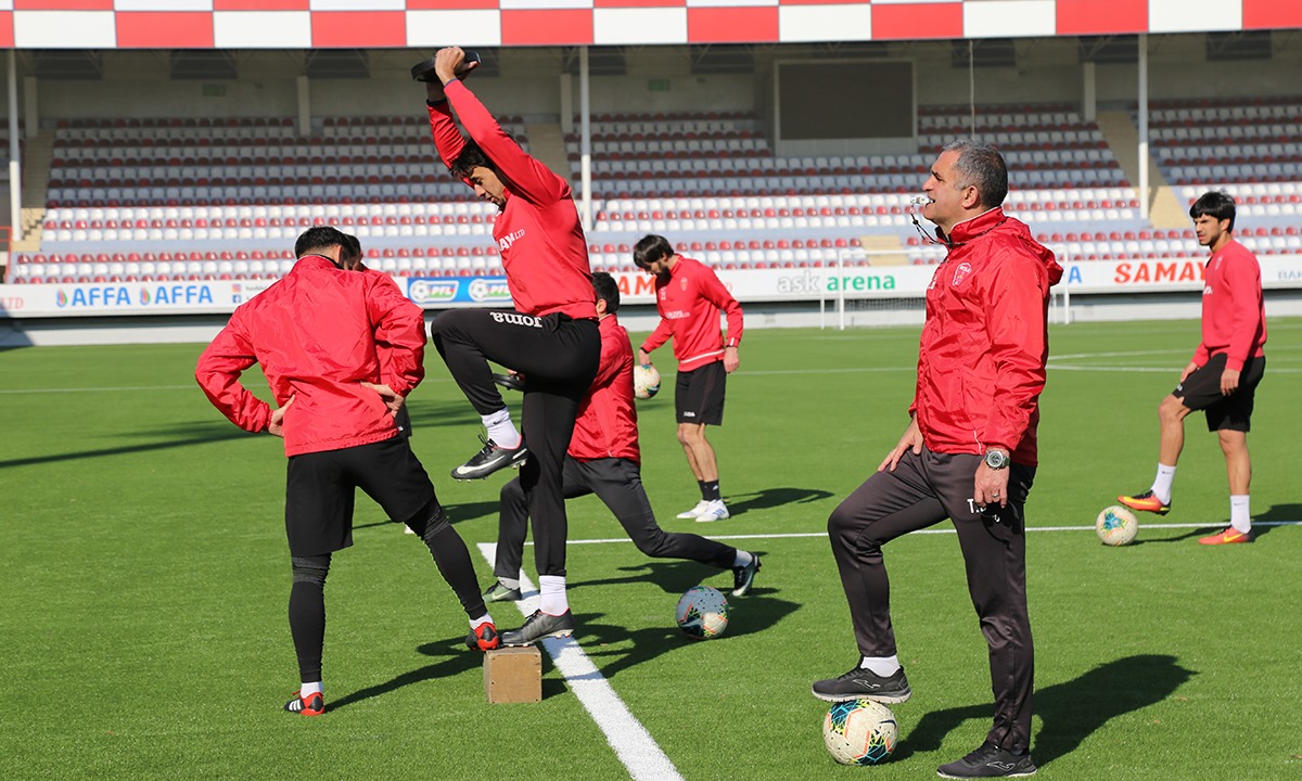 TƏCİLİ İCLAS: Bakı klubu "casus" axtarışına çıxdı, siyahı hazrlandı