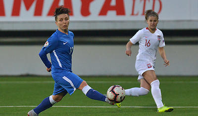 Kişilərimiz futbol oynaya bilir ki, qızlar da oynasın? -