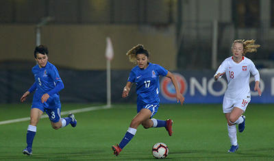 Kişilərimiz futbol oynaya bilir ki, qızlar da oynasın? -