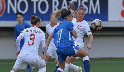 Kişilərimiz futbol oynaya bilir ki, qızlar da oynasın? -