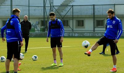 Abbasov komandasına bir neçə futbolçu götürdü -