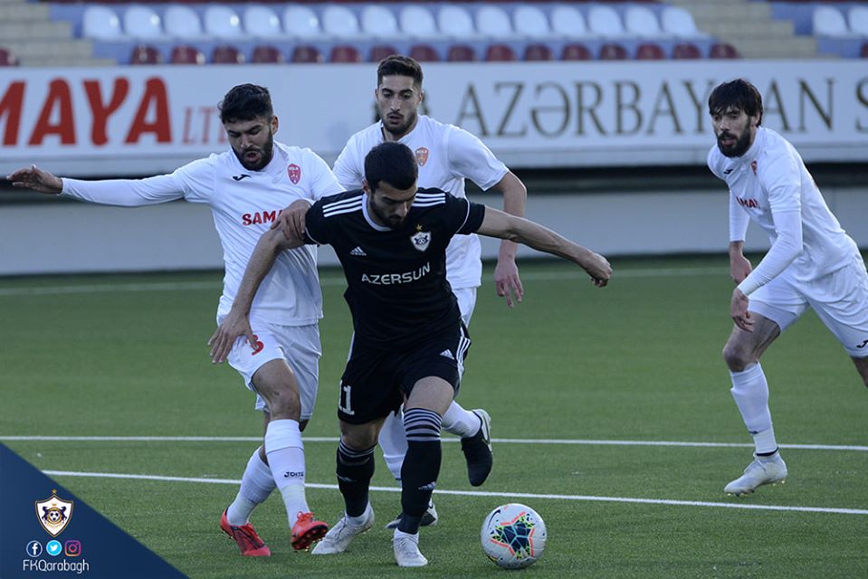 "Qarabağ"ın 3 futbolçusu  tualet kağızı ilə… MARAQLI AKSİYA