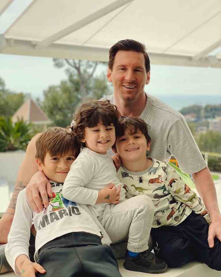 Messi maska taxmaq üçün saqqalını təraş etdi