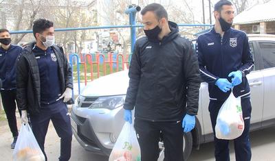 "Sumqayıt" yaşlı insanlara ərzaq payladı -