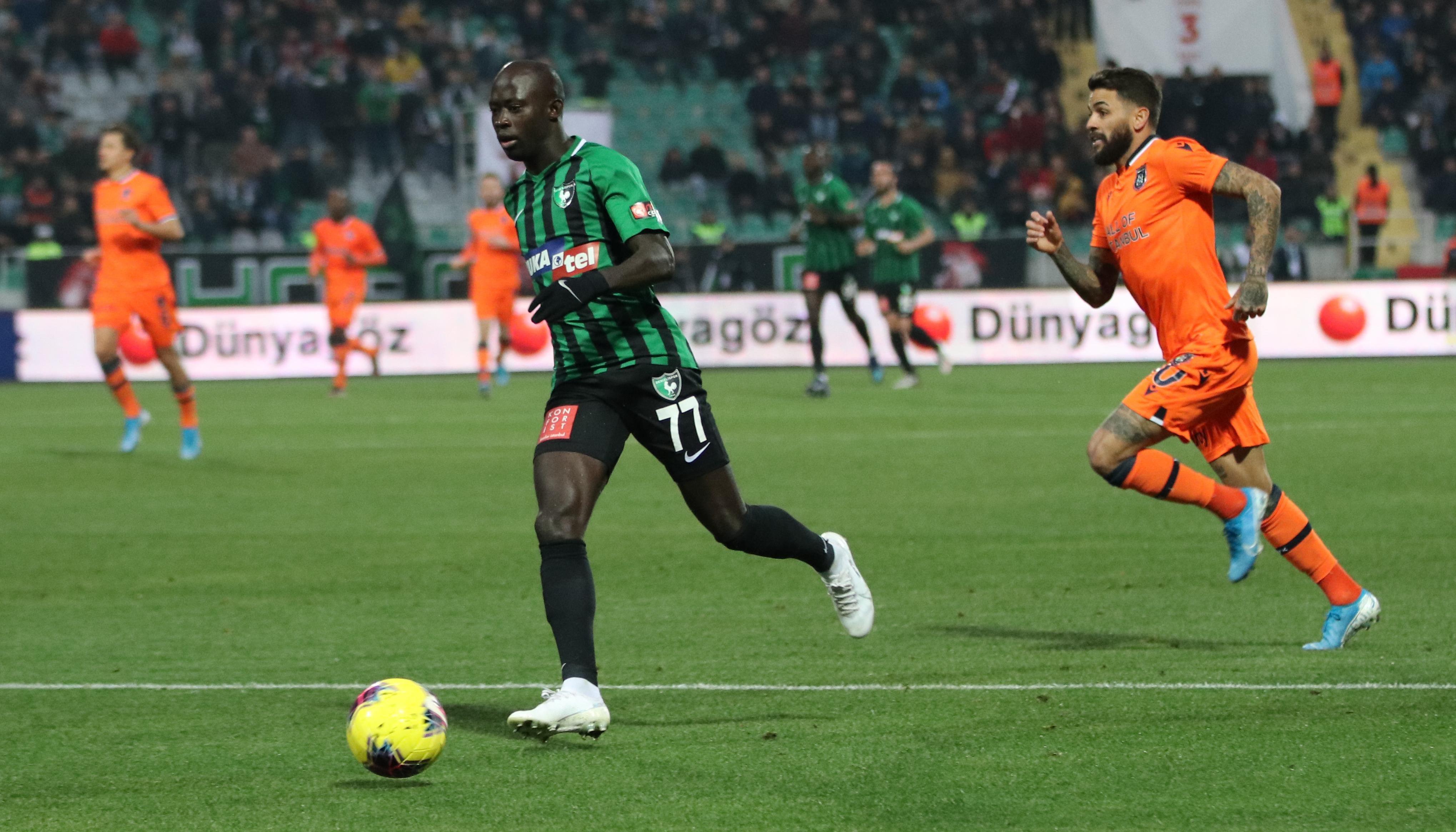 O, klubuna xəbər vermədən ölkədən qaçdı - FOTO