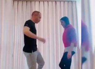 Hər kəsin tanıdığı futbolçu xanımı ilə rəqs etdi və… VİDEO