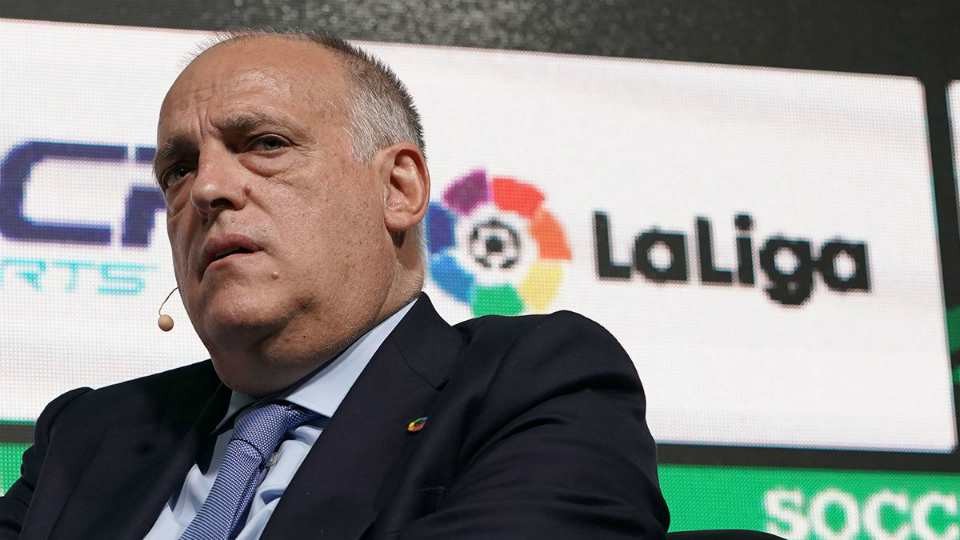 "Hamı indi pul itirir, maaşların aşağı salınması normaldır"