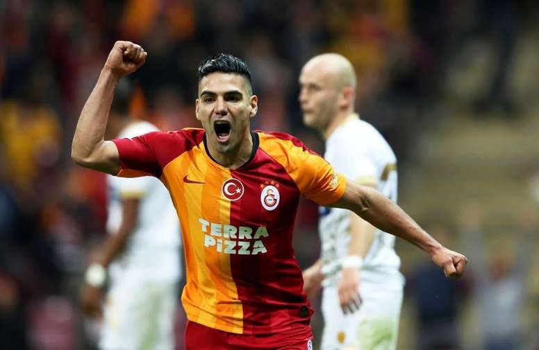 "Qalatasaray"dan ayrılmağı düşünmürəm" - Radamel Falkao