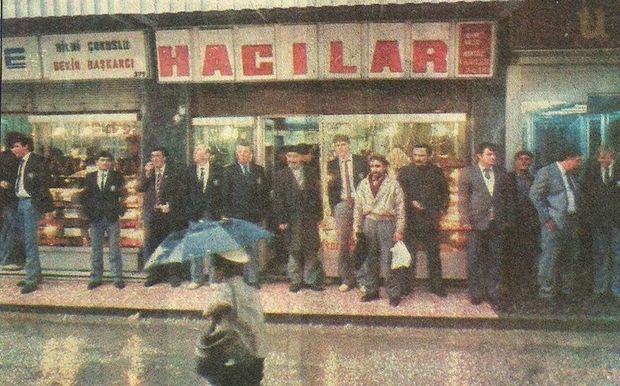 İzmirdə yağışa yaxalanan azərbaycanlı futbolçular - FOTO