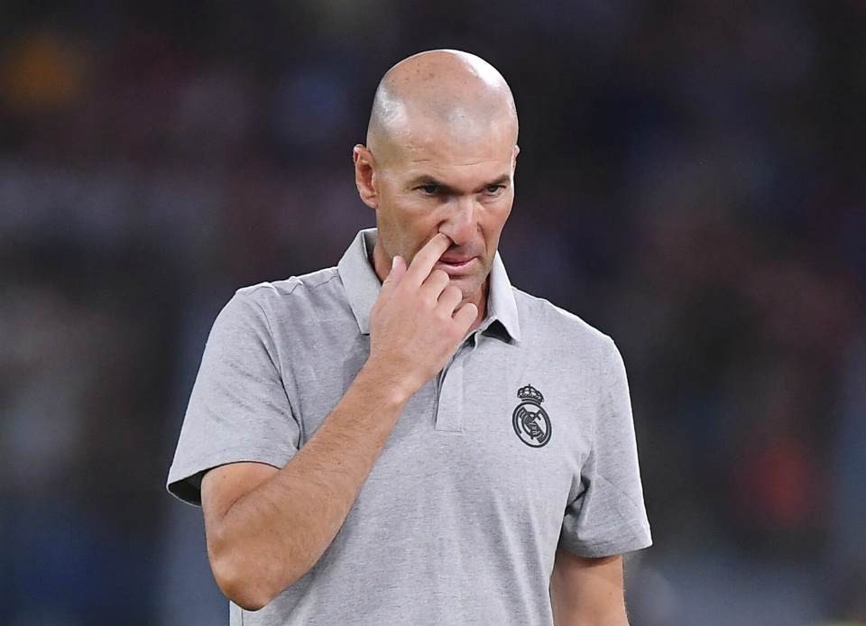 Zidan: "Futbolçular məşqə başladığı üçün həzz almalıdır"