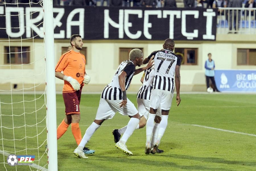 "Neftçi"də növbəti narazılıq: Legionerlər mövsümün bərpasını istəmir