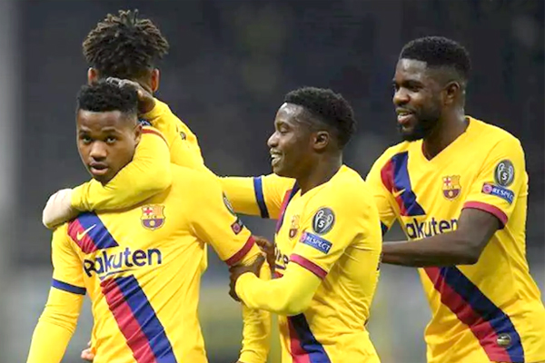"Barselona"nın futbolçusu ilə danışıqlar aparır -