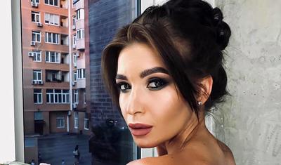 Azərbaycana gəlmiş gözəlçə indi modellik edir -