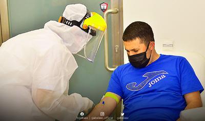 Həkim "Qəbələ"nin futbolçularını bir-bir… -
