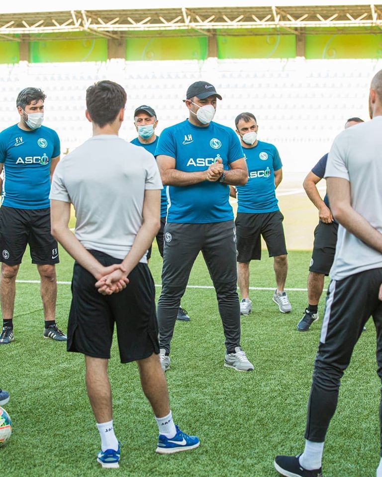 "Bəzi futbolçuların səviyyəsi olduqca aşağı düşüb" - Aftandil Hacıyev