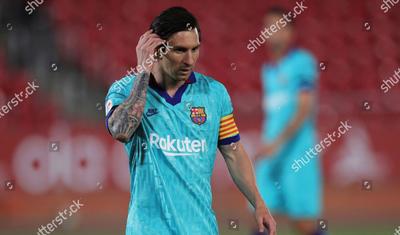 Saqqalsız Messi -
