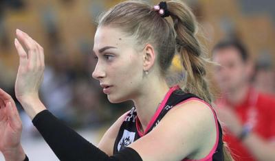 Azərbaycan yığmasının belaruslu gözəli -