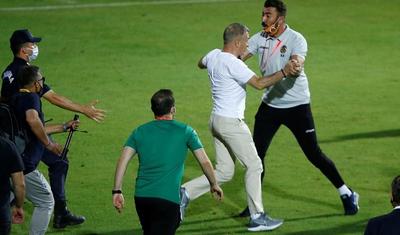 Klub prezidenti meydançaya girdi, dava düşdü: