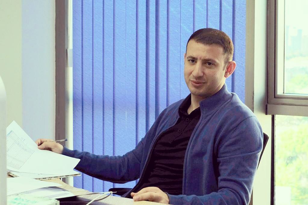 "Maqsud Adıgözəlov tək məni yox, heç bir işçisini kiminsə ayağına verməz"