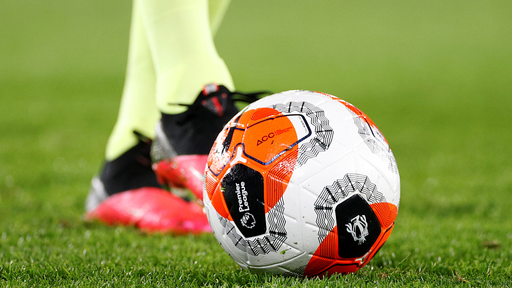"Futbolçunun cəmiyyətə verdiyi töhfə nədir? Heç nə!"