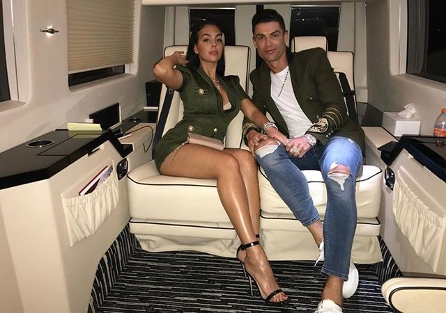 Ronaldonun sevgilisi bədənini belə göstərdi - FOTO