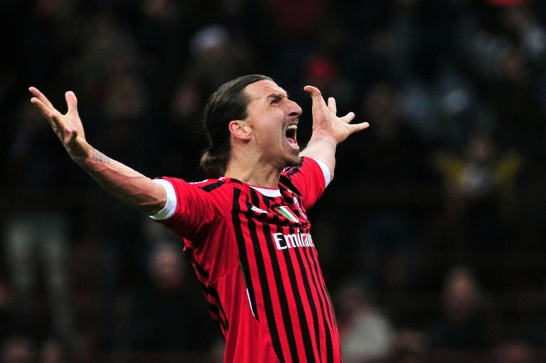 Zlatan İbrahimoviç "Milan"la müqaviləni uzadacaq