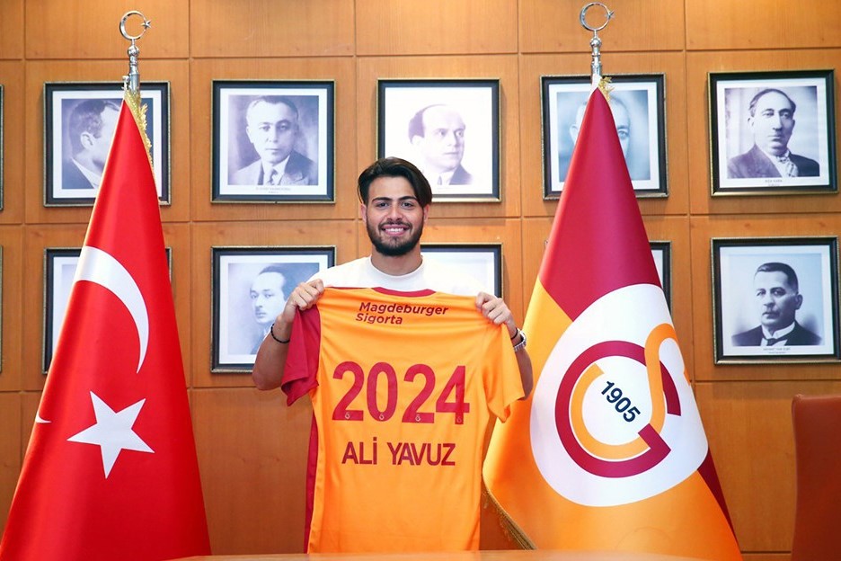 “Qalatasaray”da 19 yaşlı hücumçu ilə yeni müqavilə