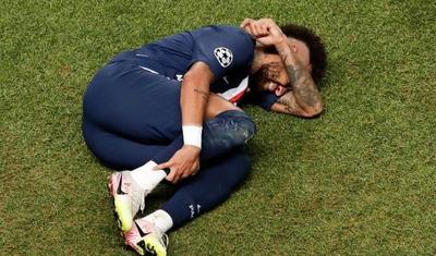 Neymar məğlubiyyətə dözmədi, ağladı -