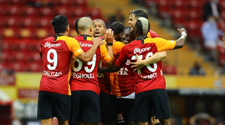 "Qalatasaray" "Neftçi"nin paylaşımına Azərbaycan dilində cavab verdi