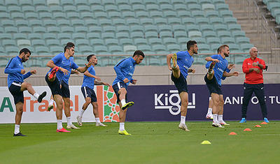 Rövnəq Abdullayev arzuların dilə gətirdi, onlar dinlədi -