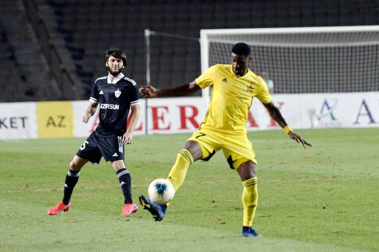 Bədavi Hüseynovu vurdu, UEFA-dan cəzasını aldı