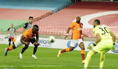 Qardaşlıq havasında keçən “Neftçi” - “Qalatasaray” matçından