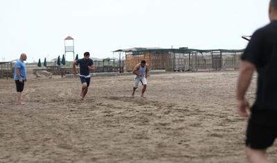 Millinin üzvləri dəniz kənarında istirahət etmir -