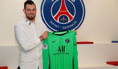 Millinin üzvləri dəniz kənarında istirahət etmir -