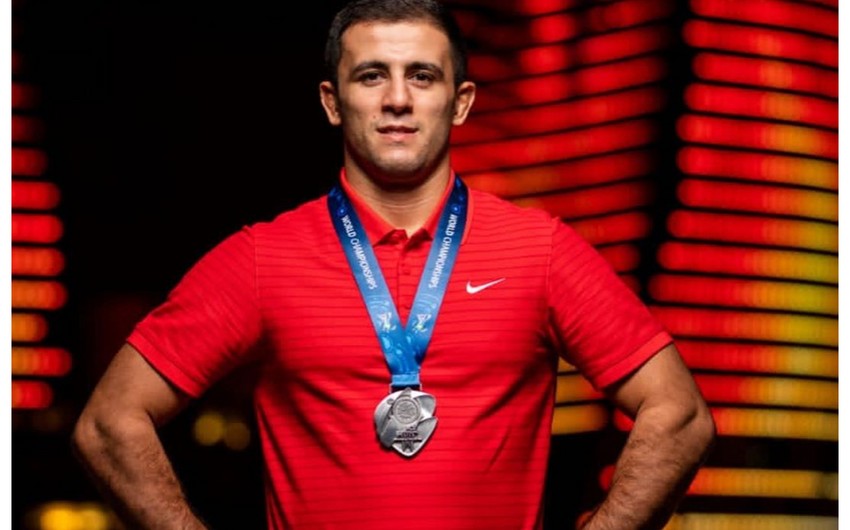 Azərbaycanlı çempion qızıl medalını Ordu üçün hərraca çıxarır