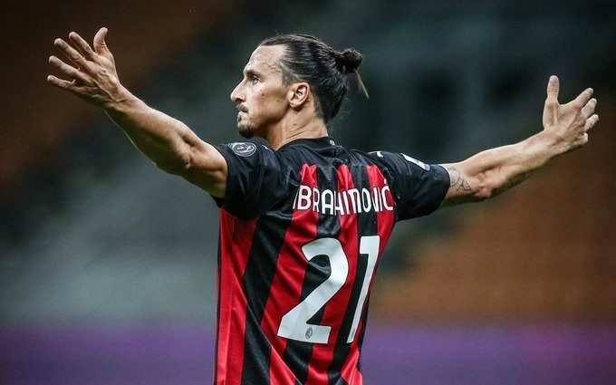 "Yaşlıyam, bütün futbolçular məndən nümunə götürür"