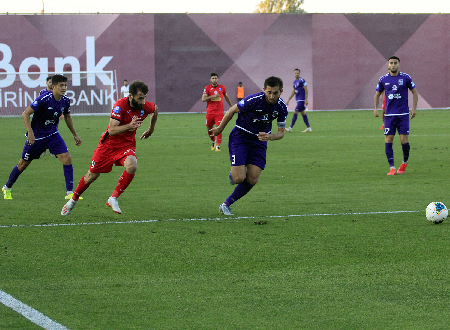 Азери спорт. Азербайджан лига футбол. Football Zir? 2020. Премьер-лига Азербайджана также стала на «коронавирус-кран». AFFA.