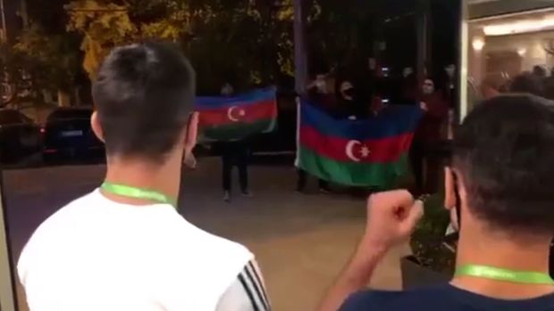 Millimizin üzvlərinə yaxınlaşmalarına icazə verilmədi, sonra… - VİDEO