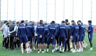 İstanbul "Qarabağ"a qucaq açdı -