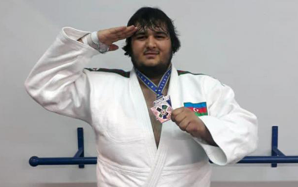 Yığmamızın üzvü Xorvatiyada əsgər salamı verdi - FOTO