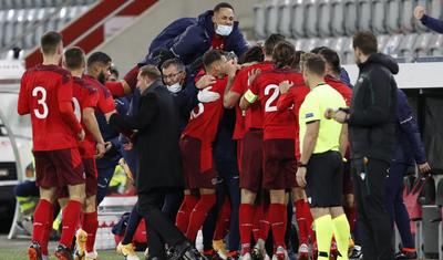 Futbolumuzun gələcəyi etibarsız əllərdə -